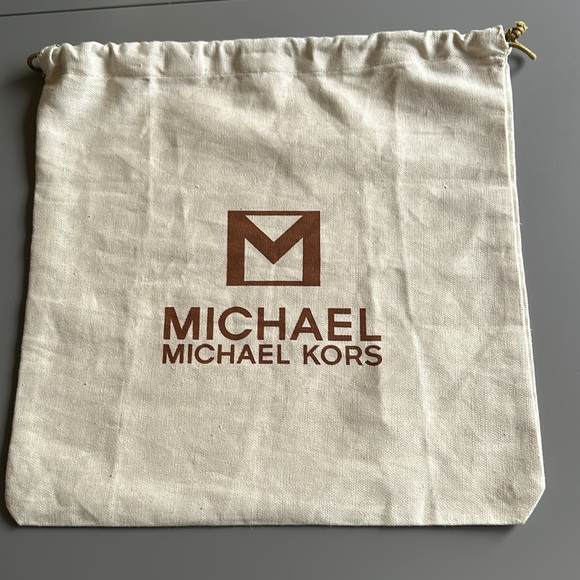 NWT Michael Kors Palm Beach Wristlet mini bag purse Natural color - Picture 10 of 10